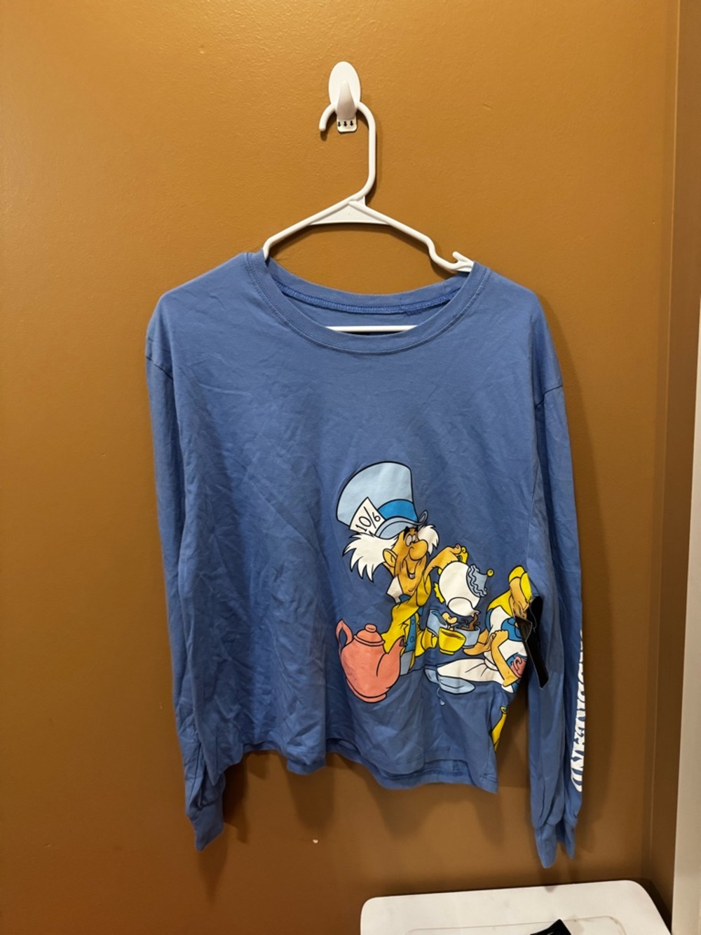 Women’s Cropped Long-Sleeve Mad Hatter Graphic Tee